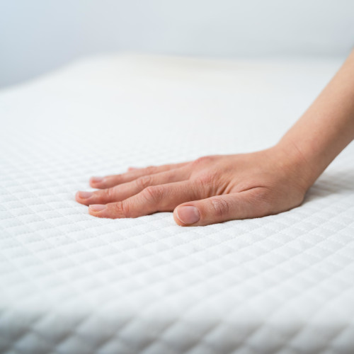 Pianka lateksowa vs pianka visco w materacu: poznaj różnice